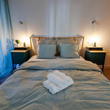 The Corner Luxe *