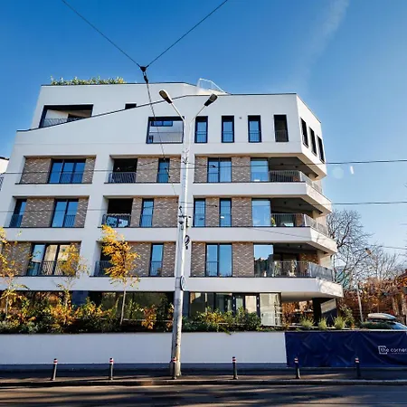 The Corner Luxe *