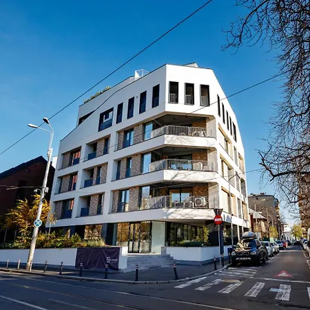 The Corner Luxe