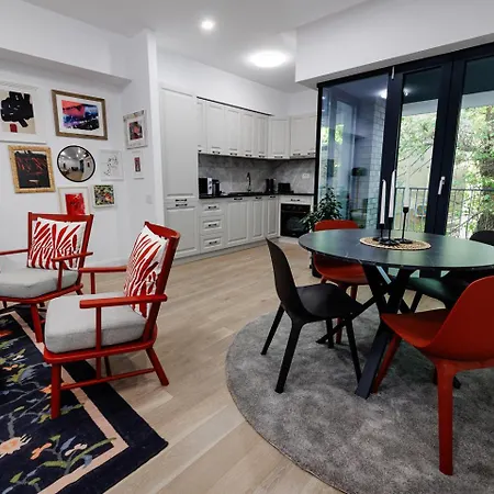 The Corner Luxe