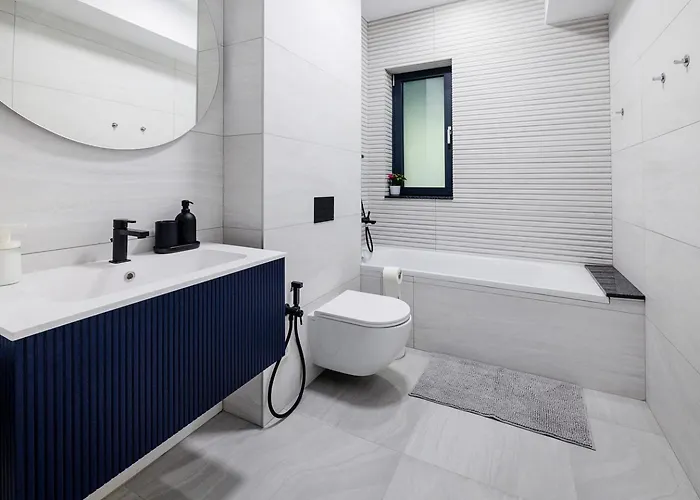 The Corner Luxe *
